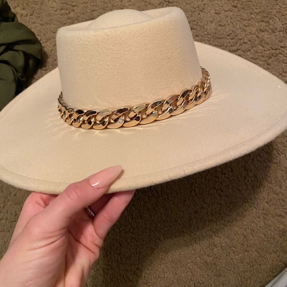 Felt hat